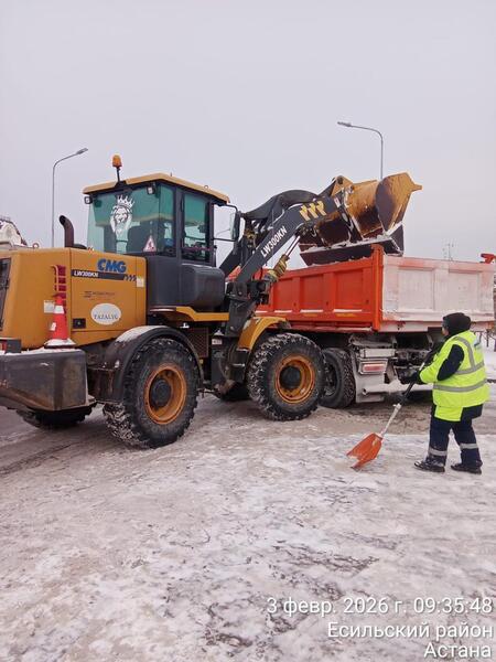 Более 3 000 дорожных рабочих и 1 600 единиц спецтехники заняты в снегоуборочных работах в Астане