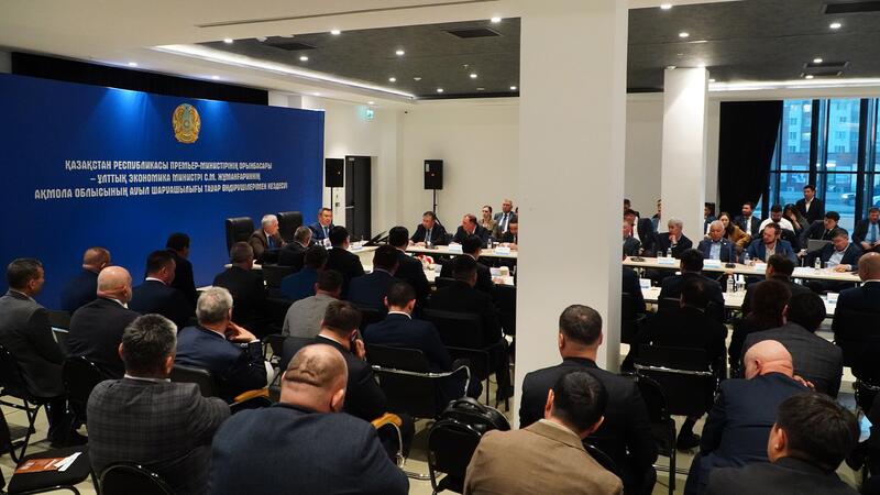 Серик Жумангарин обсудил с фермерами Акмолинской области развитие животноводства и переработки сельхозпродукции