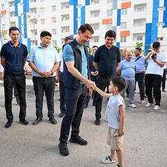 Аким города Алматы проверил ход работ по благоустройству мкр. Жас-Канат и поручил усилить меры по улучшению условий проживания