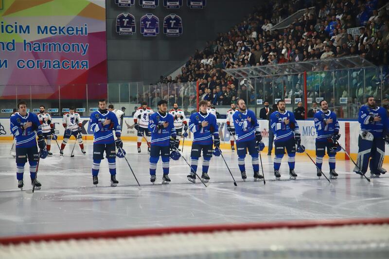 Аким ВКО принял участие в качестве болельщика в финале Pro Hokei Ligasy (фоторепортаж)