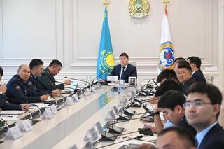 Заместитель акима Алматы Алмасхан Сматлаев провел заседание Комиссии по ЧС