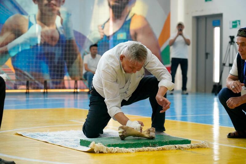 В Астане прошел республиканский чемпионат по «Жілік сындыру»