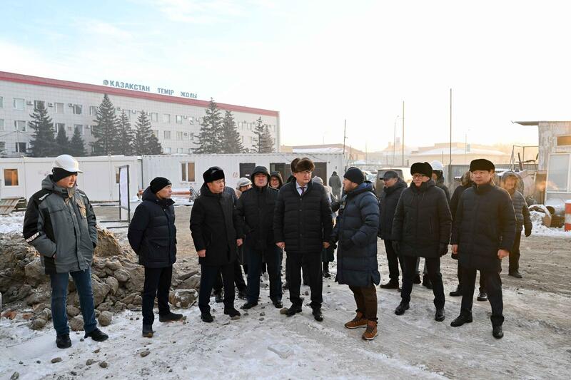 Здание железнодорожного вокзала в Семее модернизируется