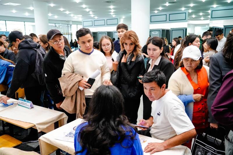 «Жастарға жұмыс»: на ярмарке в Астане было представлено более 1000 вакансий