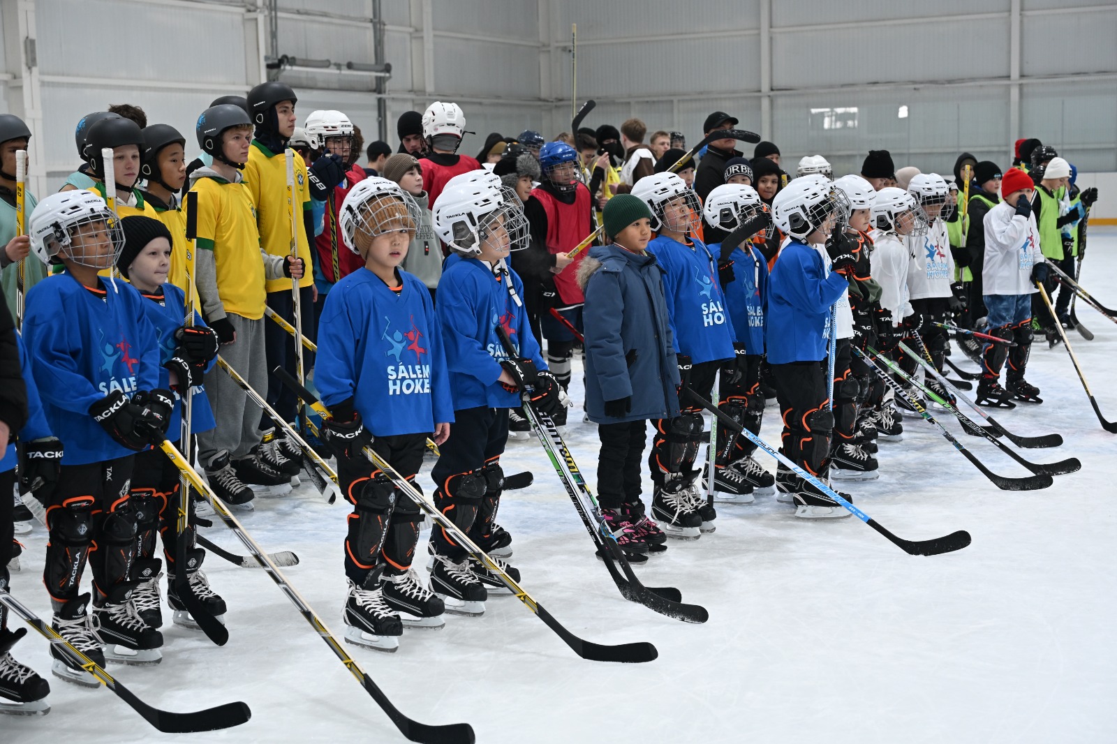 В Талдыкоргане прошёл открытый чемпионат по хоккею с шайбой среди подростков
