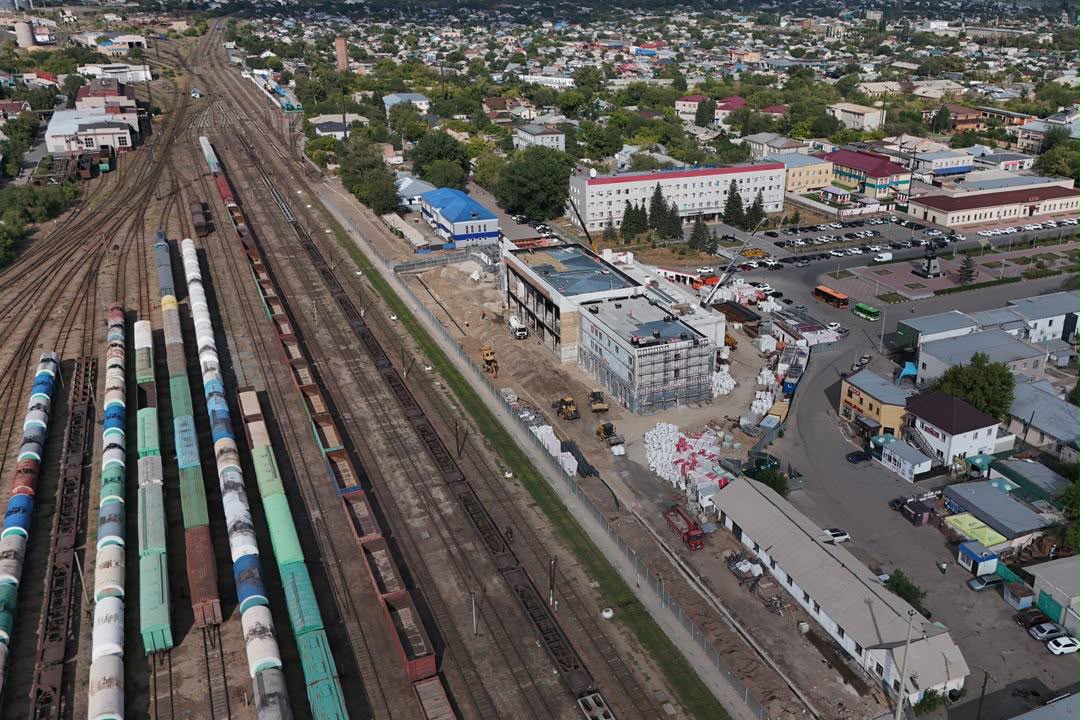 В области Абай продолжается модернизация железнодорожных вокзалов
