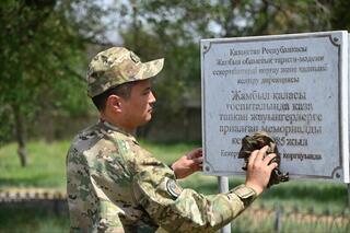 В Таразе военнослужащие Вооруженных сил почтили память героев войны
