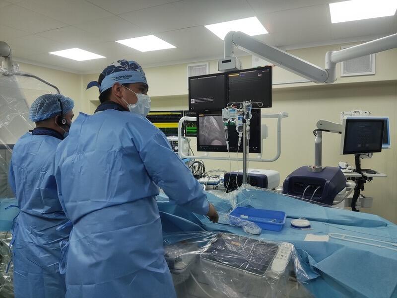 ВПЕРВЫЕ В АЛМАТЫ ПРОВЕДЕНА УНИКАЛЬНАЯ ОПЕРАЦИЯ НА СЕРДЦЕ ПО ТЕХНОЛОГИИ FARAPULSE ABLATION