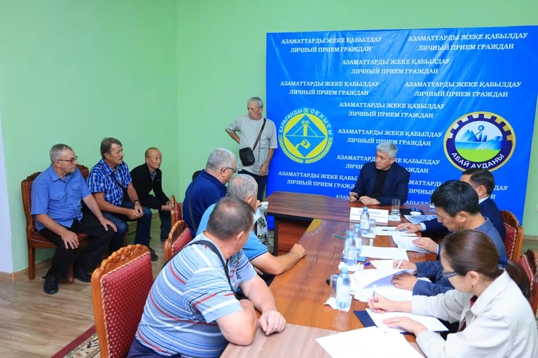 Ермаганбет Булекпаев встретился с жителями Абайского района