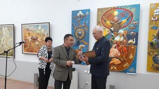 В музее изо проходит персональная выставка темиртауского художника Куата Аскарова