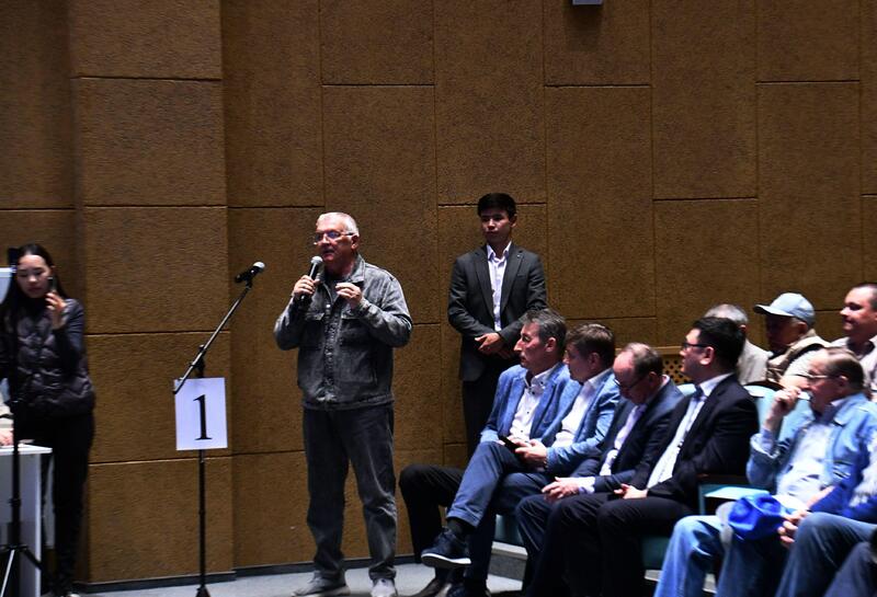 Вице-министр энергетики РК Сунгат Есимханов провёл отчетную встречу с жителями Павлодарской области