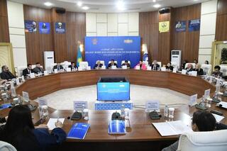 Значение Дня благодарности в укреплении общественного согласия обсудили за круглым столом в Астане