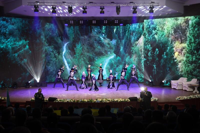 В Астане ветерана Сил воздушной обороны Копена Ахмадиева поздравили с юбилеем