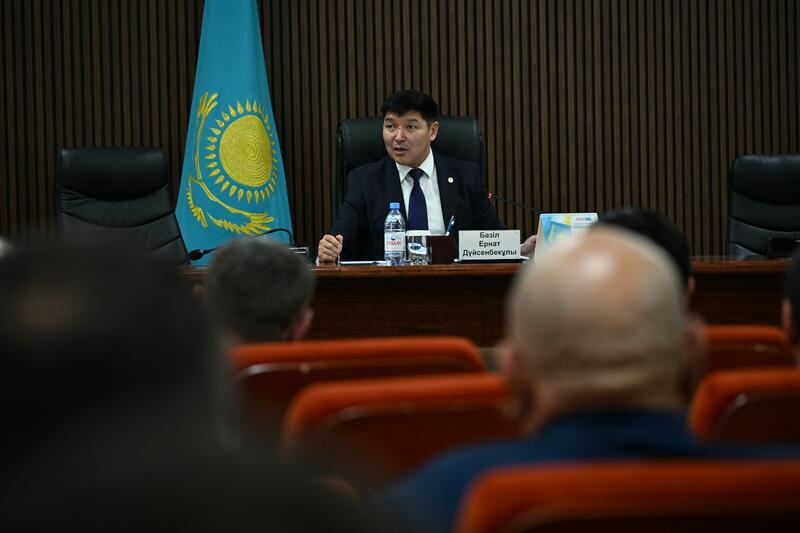 Аким города Ернат Бәзіл встретился с руководителями крестьянских хозяйств