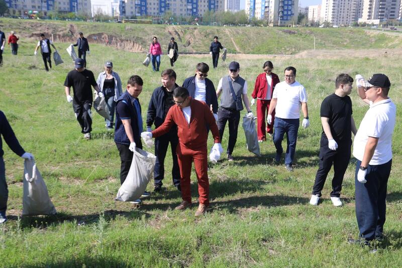 В КАРАТАУСКОМ РАЙОНЕ ПРОШЛА АКЦИЯ ЧИСТОТЫ В РАМКАХ ПРОГРАММЫ «ТАЗА КАЗАХСТАН»