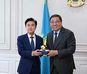 Аким Алматы встретился с губернатором провинции Чунчоннам-до