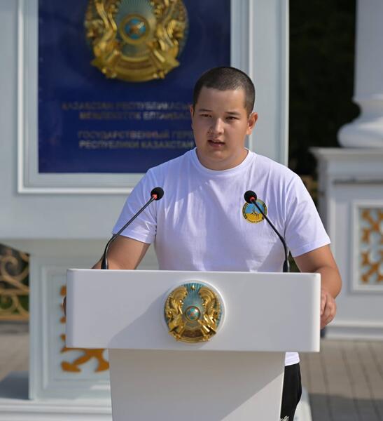 В Павлодаре проводили на срочную службу новобранцев осеннего призыва