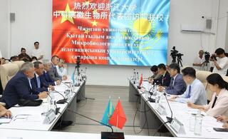 Казахстан и Китай открыли международную ветеринарную лабораторию
