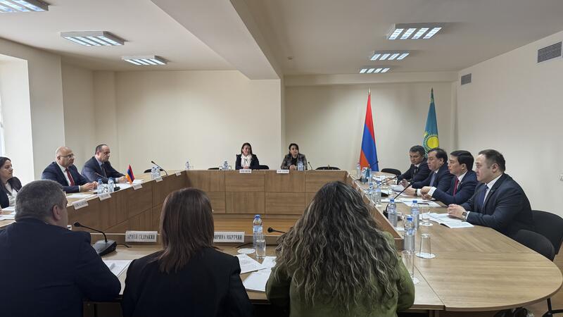 Казахстан и Армения провели консульские консультации и заинтересованы в расширении сотрудничества в консульской сфере