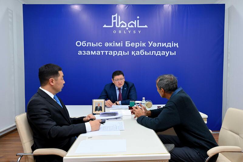 Аким области провел прием жителей Аягозского района по личным вопросам