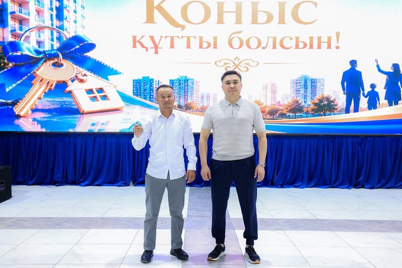 В ШЫМКЕНТЕ 40 СЕМЕЙ ИЗ ЧИСЛА ОЧЕРЕДНИКОВ ПОЛУЧИЛИ НОВЫЕ КВАРТИРЫ