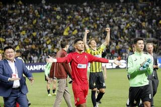 Аким Алматы поздравил футбольный клуб «Кайрат» с выходом в Лигу чемпионов