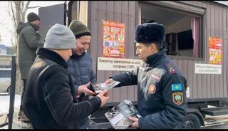 Ощутить на себе чтобы не паниковать: Аким и старшеклассники Алмалинского района прошли тренировку на симуляторе землетрясений