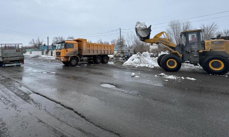 В области Абай продолжаются работы по вывозу снега и откачке талых вод