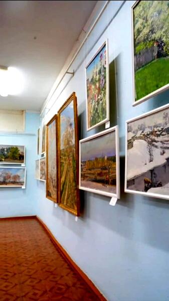 В Шемонаихе проходит выставка к 100-летию местного художника Александра Попова