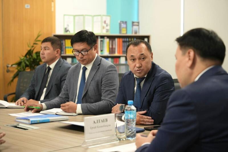 ТУРКЕСТАН: ЖИТЕЛИ ПОДНЯЛИ ПРОБЛЕМНЫЕ ВОПРОСЫ НА ЛИЧНОМ ПРИЕМЕ