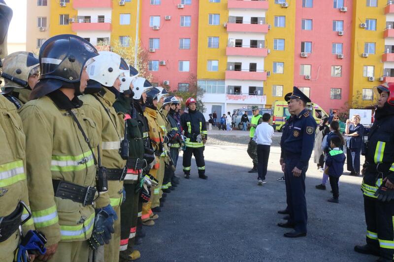 В Атырау проведено пожарно-тактическое учение в 16-этажном жилом доме