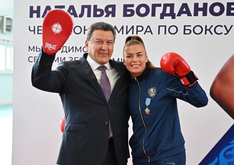 В Северо-Казахстанской области чествовали чемпионку мира по боксу Наталью Богданову