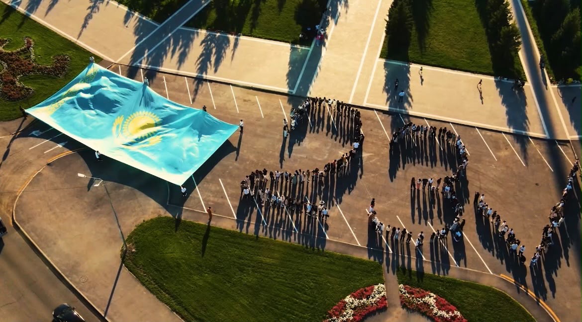 Столичная молодежь провела масштабную акцию в преддверии выборов в Курултай
