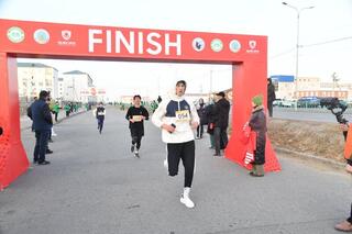 В Атырау впервые прошёл марафон с участием отцов и сыновей