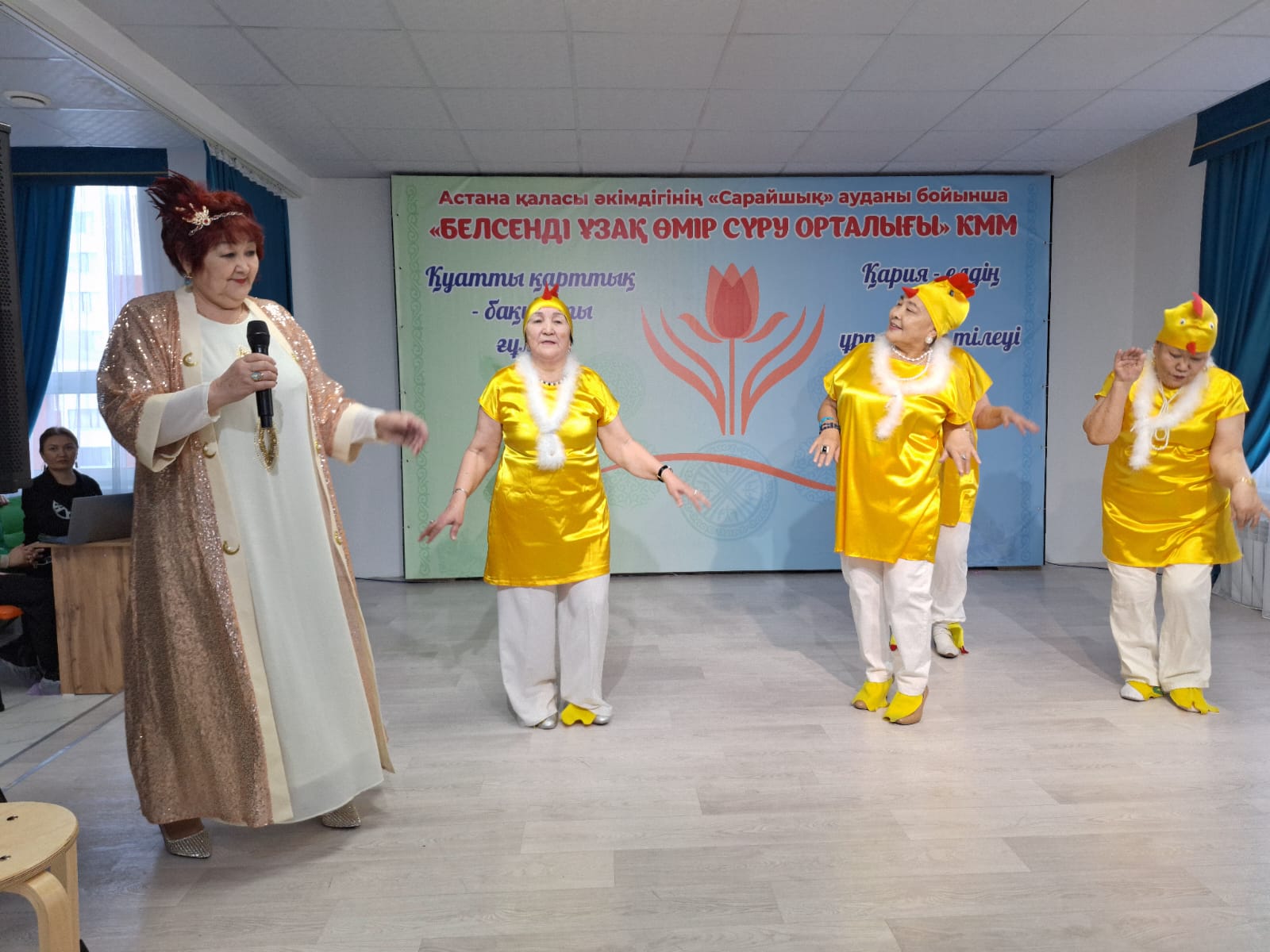 Ансамбль «Нура әуендері»: в Астане пенсионеры провели зажигательный вечер песни