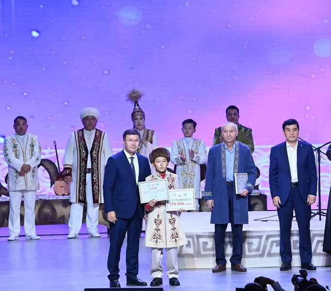 Жетісу мен Сыр өнерпаздарының дәстүрлі сайысы