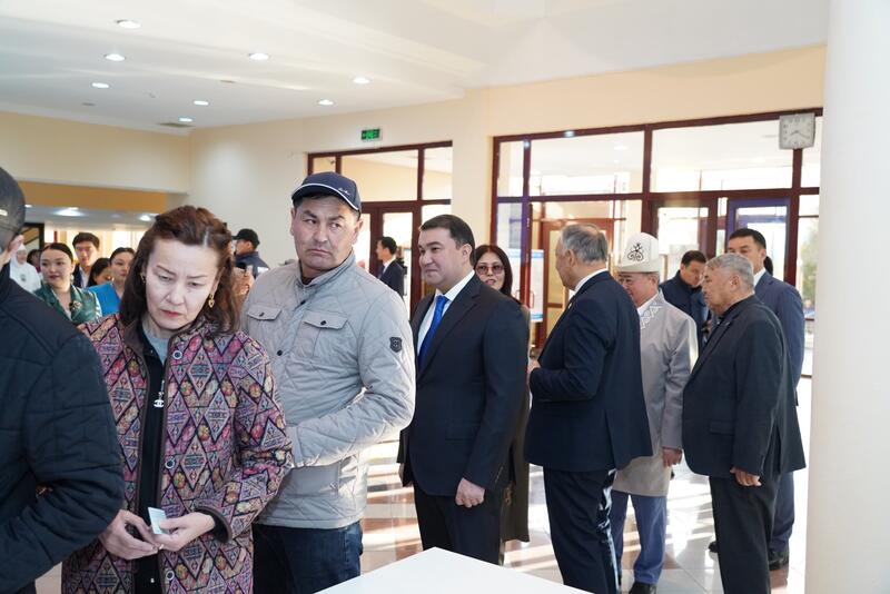 АКИМ ТУРКЕСТАНСКОЙ ОБЛАСТИ НУРАЛХАН КУШЕРОВ ПРОГОЛОСОВАЛ НА РЕФЕРЕНДУМЕ
