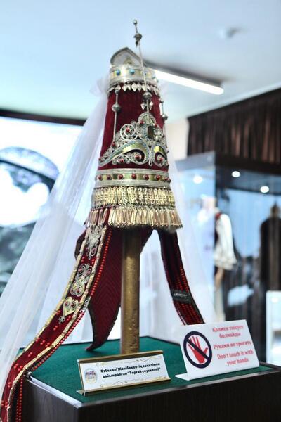 В ТУРКЕСТАНЕ ПРОШЛА ВЫСТАВКА «РУХ САРДАРЫ», ПОСВЯЩЕННАЯ 95-ЛЕТИЮ УЗБЕКАЛИ ЖАНИБЕКОВА