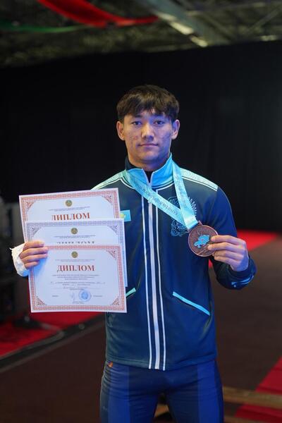 ТУРКЕСТАНСКИЕ ТЯЖЕЛОАТЛЕТЫ ЗАВОЕВАЛИ 5 МЕДАЛЕЙ НА ЧЕМПИОНАТЕ РК