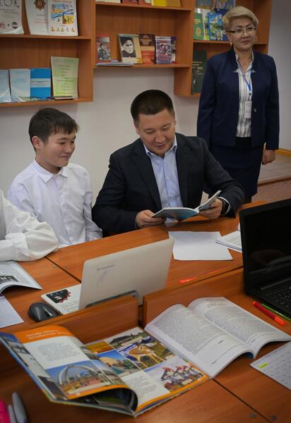 Аким области Асаин Байханов побывал с рабочим визитом в Аксу