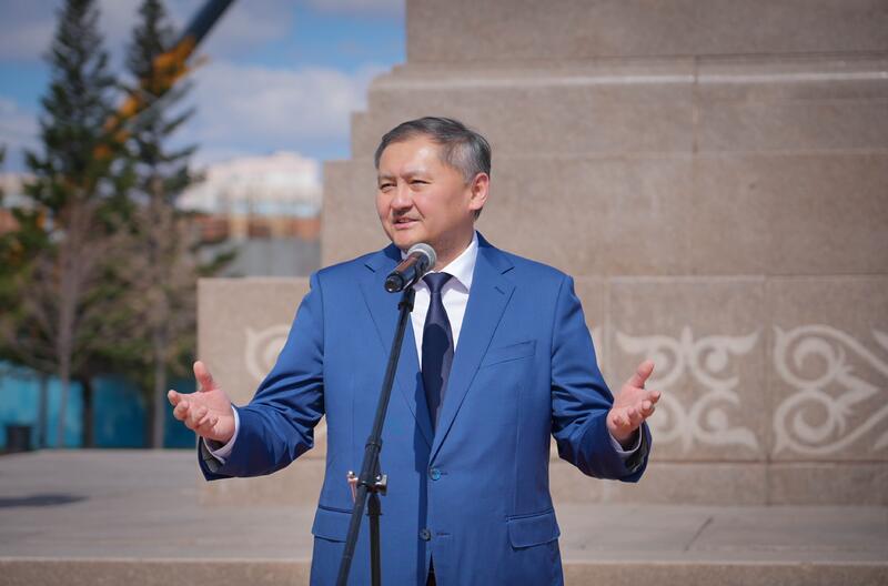 День науки: в Астане состоялась церемония возложения цветов в память о Каныше Имантаевиче Сатпаеве