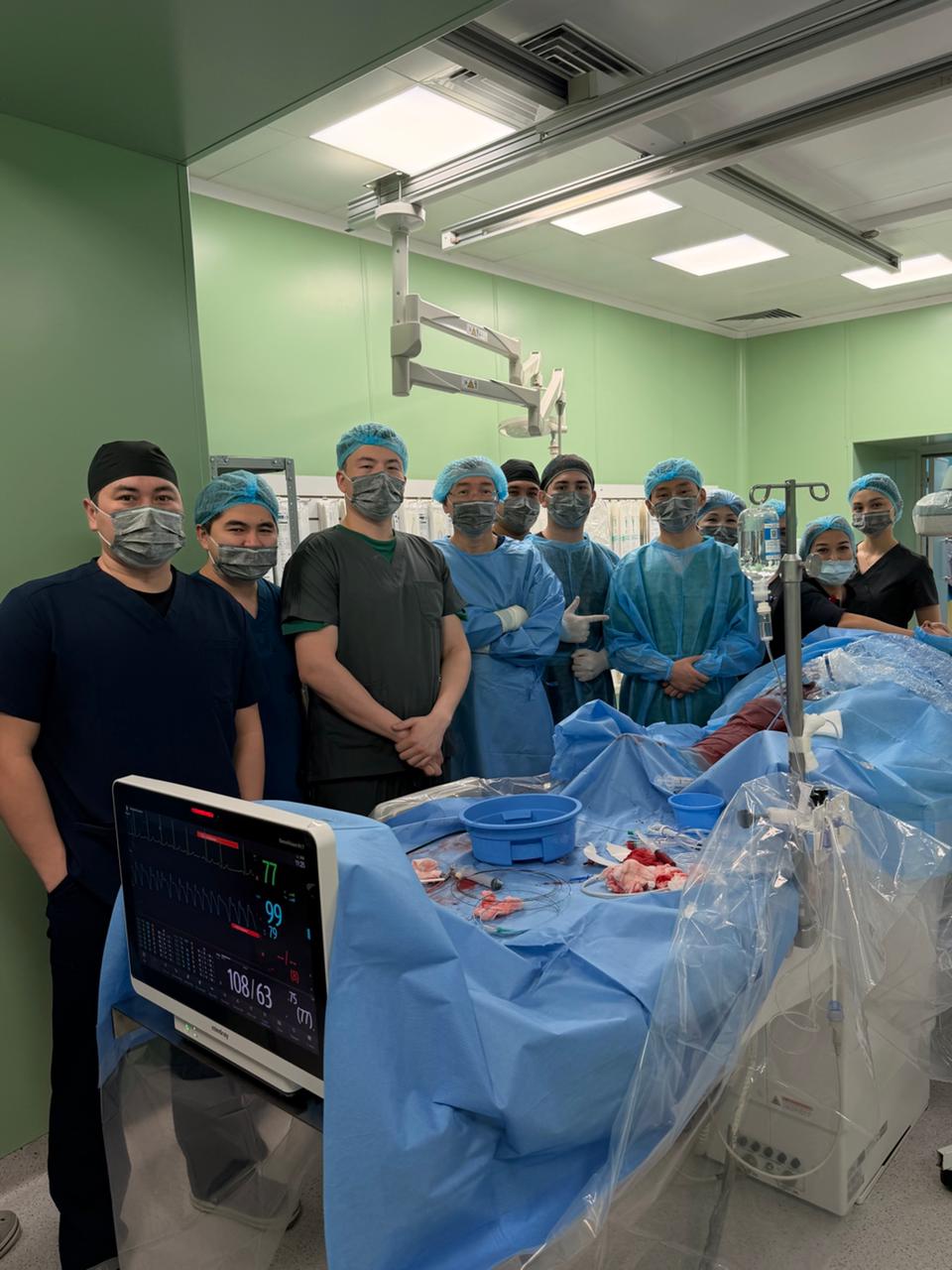 В Городском кардиологическом центре впервые в Алматы проведена уникальная операция беременной женщине без применения рентгеновского излучения