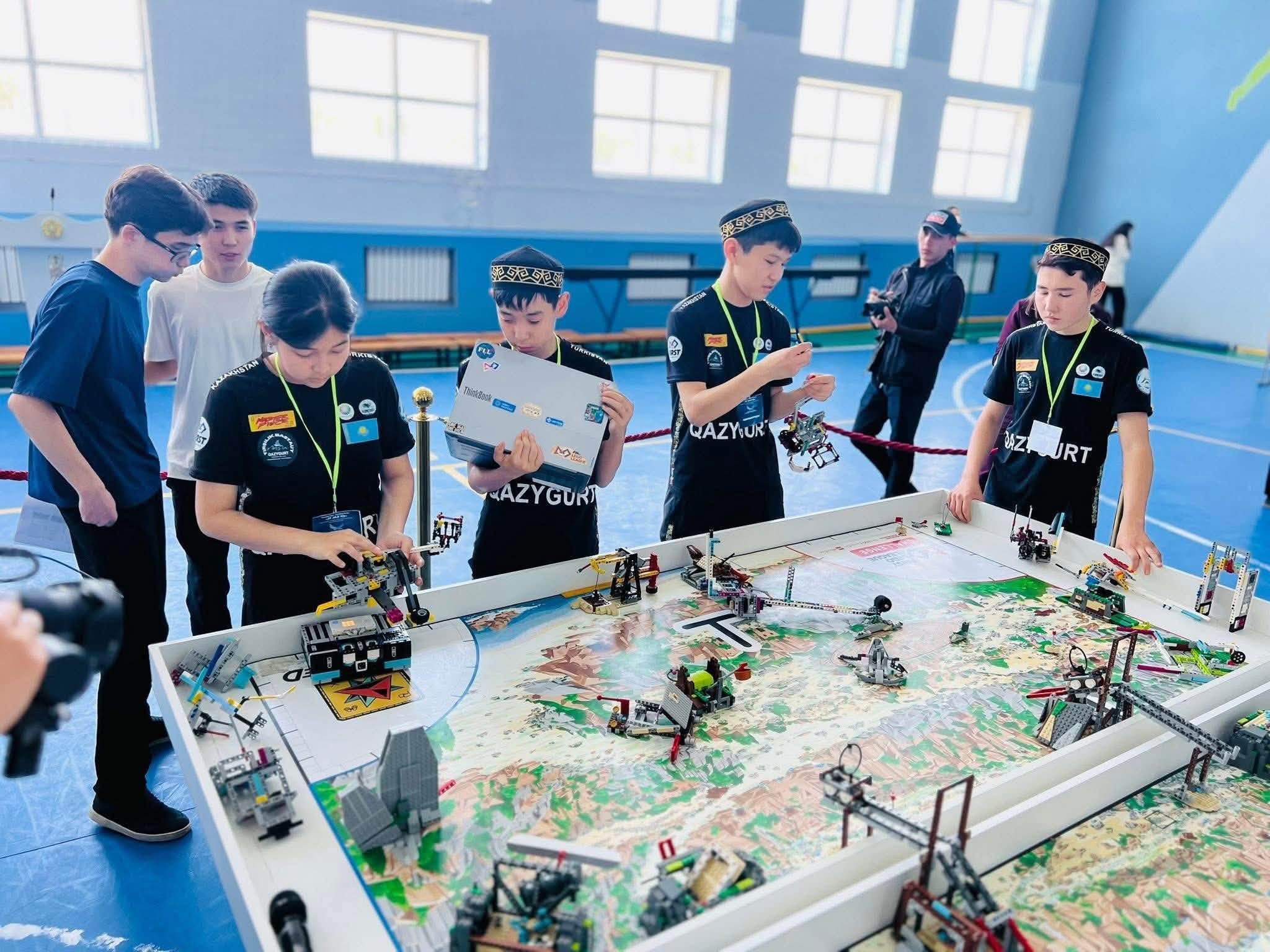 АУЫЛ МЕН ҚАЛАҒА ТЕҢ МҮМКІНДІК: ТҮРКІСТАН ОБЛЫСЫНДАҒЫ 145 АУЫЛ МЕКТЕБІ ОЗЫҚ ЦИФРЛЫҚ ЖАБДЫҚТАРМЕН ҚАМТЫЛАДЫ