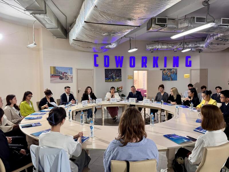 Лидеры нового поколения: открытый диалог с активной молодежью столицы провели в Доме дружбы