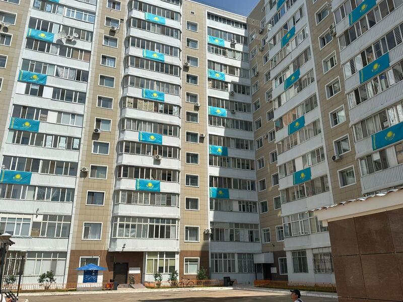 Новый двор открыли в столичном районе Сарайшык в День Государственных символов