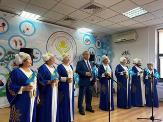 День Республики: в столичном районе Сарыарка артисты провели праздничный концерт