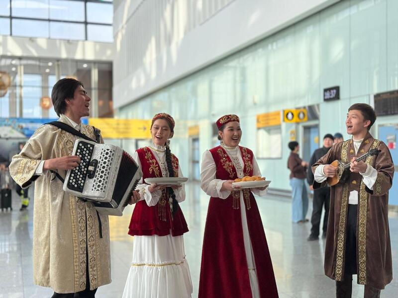 Столичные спортсменки, завоевавшие серебро на Кубке мира, вернулись на родину