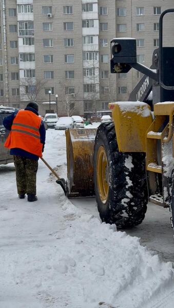 Более 1 700 единиц спецтехники задействованы в уборке снега в Астане