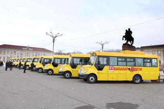 Школы Жамбылской области получили 14 новых автобусов