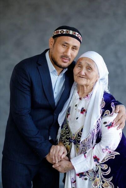 «Анаға тағзым – анаға құрмет»: столичные спортсмены запустили трогательный челлендж ко Дню матери